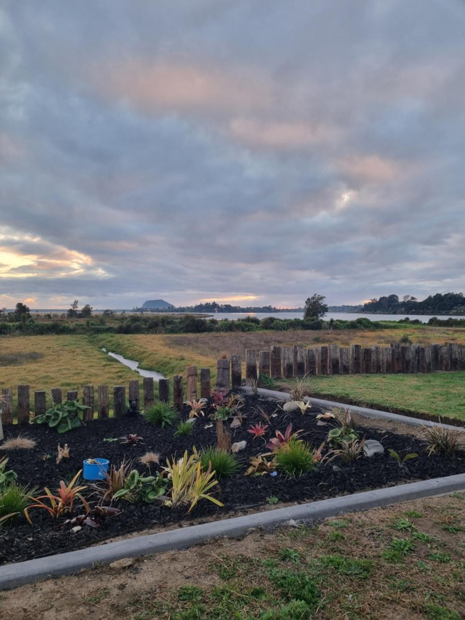 Bach22 Rustic Romantic Getaway Te Puna Exterior photo